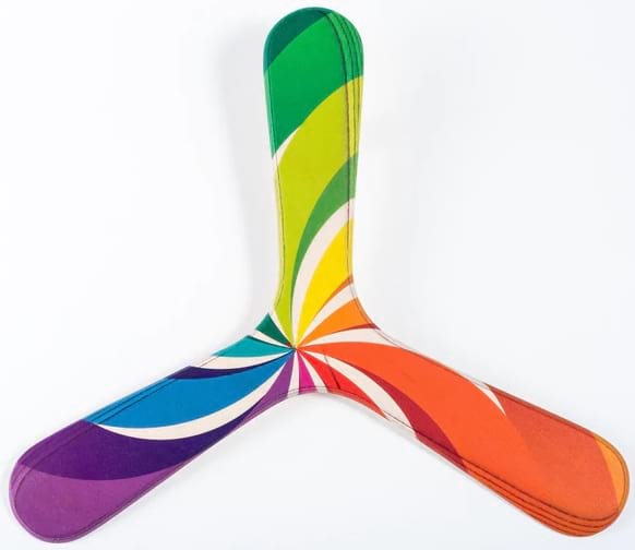 Boomerang en bois pour enfant motifs abstraits