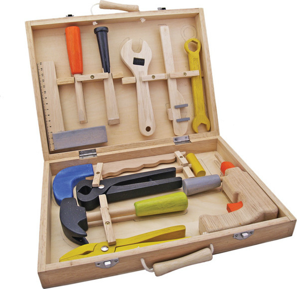 Maxi boite à outils en bois pour petit bricoleur débutant